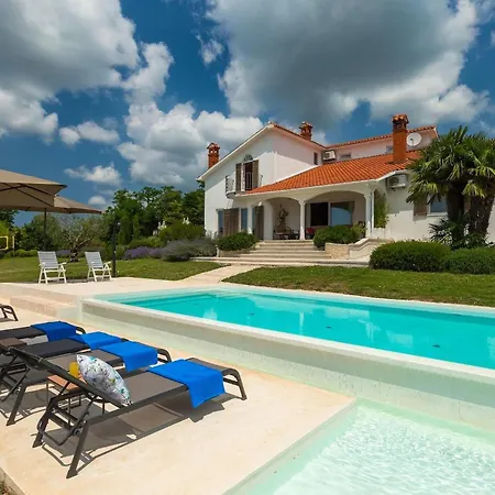 Holiday home Naturavita